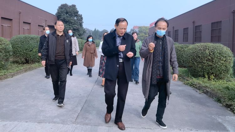 西安市工商聯(lián)核查鄠邑區(qū)「萬(wàn)企興萬(wàn)村」上報(bào)項(xiàng)目情況