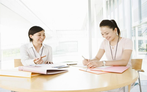 中醫(yī)學(xué)角度來(lái)講中年女性要常保持「平衡通暢」