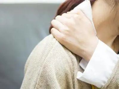 這些生活習(xí)慣可能導(dǎo)致肩膀疼痛肩周炎，請格外注意